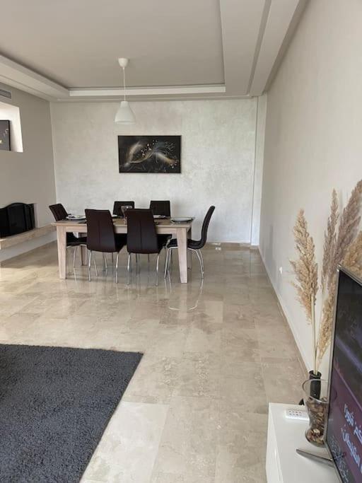 Chic & Cosy Flat Near Airport Lockbox Fast Wifi Apartment Nouaceur Bagian luar foto