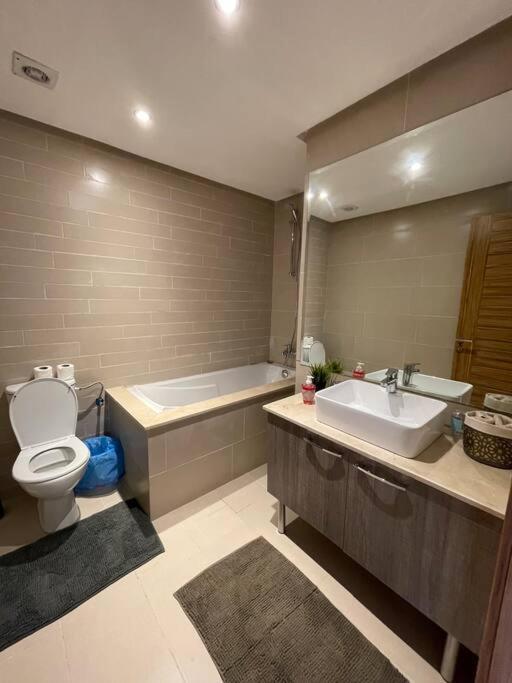 Chic & Cosy Flat Near Airport Lockbox Fast Wifi Apartment Nouaceur Bagian luar foto