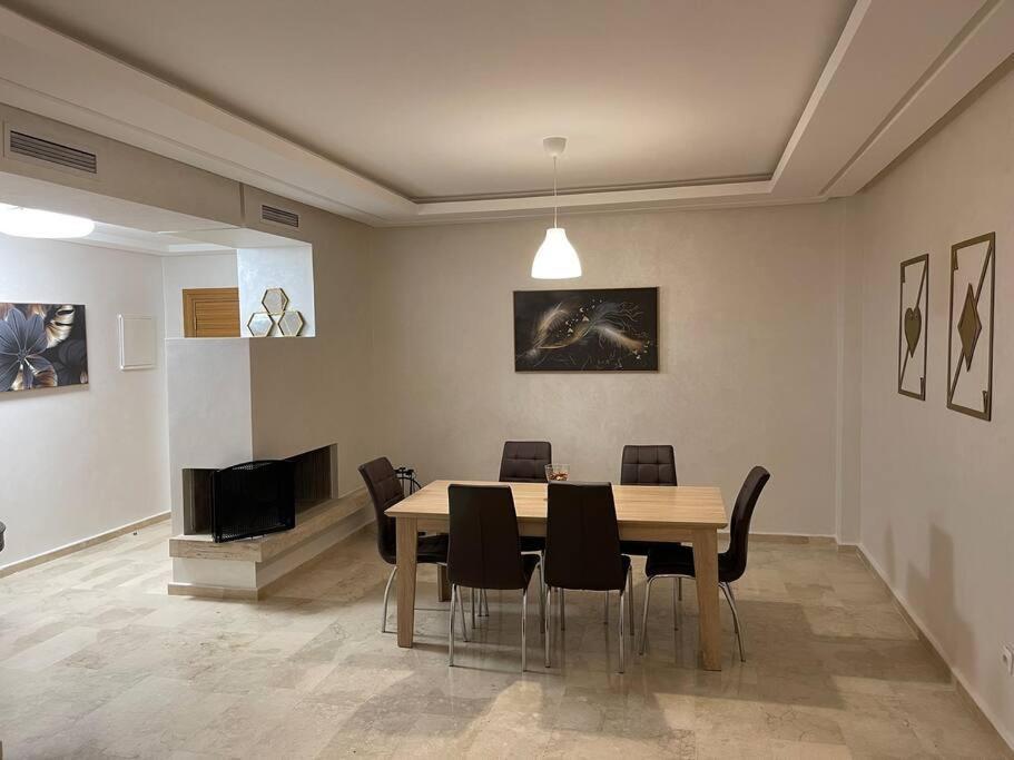 Chic & Cosy Flat Near Airport Lockbox Fast Wifi Apartment Nouaceur Bagian luar foto