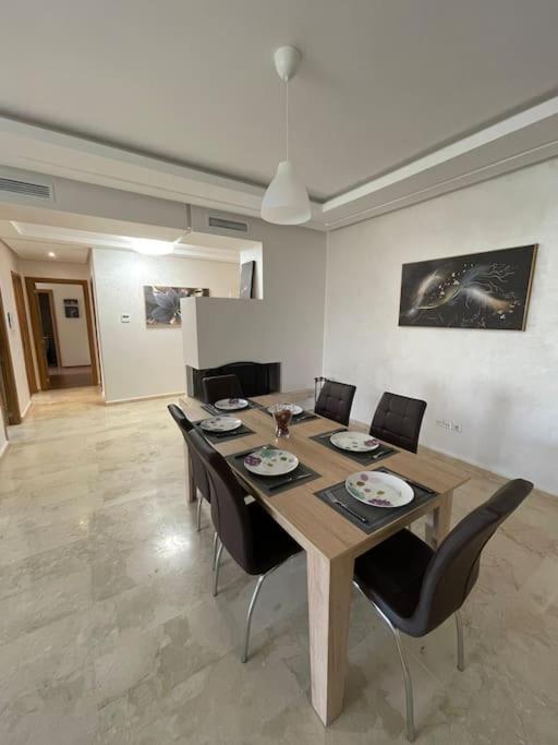 Chic & Cosy Flat Near Airport Lockbox Fast Wifi Apartment Nouaceur Bagian luar foto